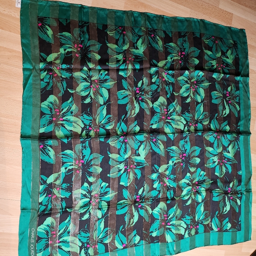 #4 Charles Jourdan Silk Scarf 34/34